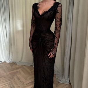 Black Sweetheart Long Sleeve Bodycon Gown BRAND NEW